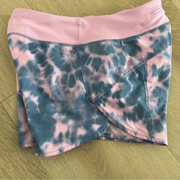 ATHLETA GIRL RUN THE WORLD 3" SHORTS IN FREE SPIRIT QUARTZ PINK SIZE M(8-10) - Picture 4 of 4